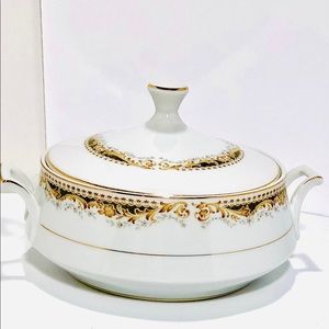 Queen Ann Signature Collection